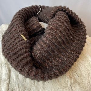 EUC Tory Burch Irridescent bordeaux wool snood infinity scarf